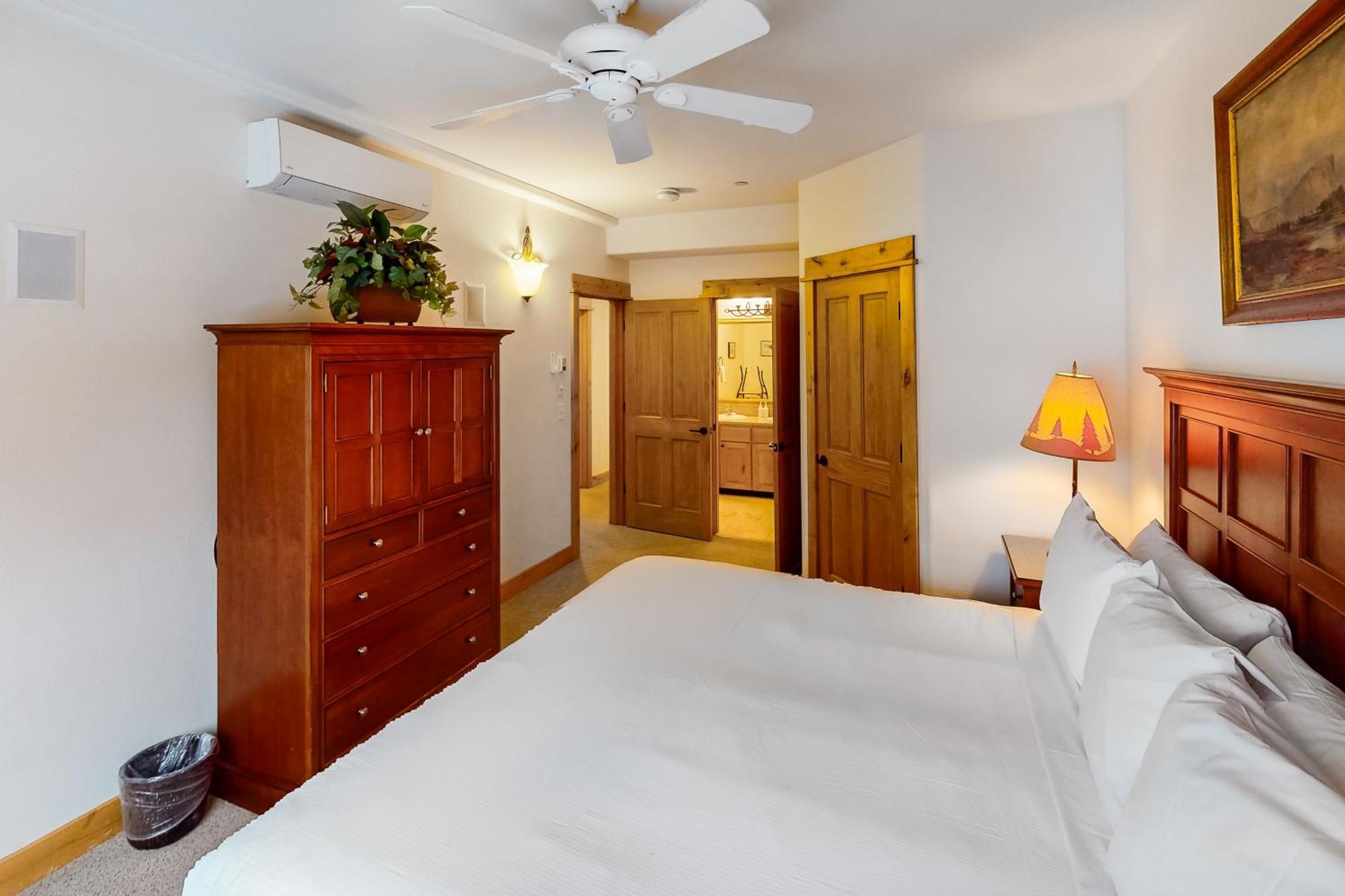 Canyon Creek Steamboat Springs Room photo