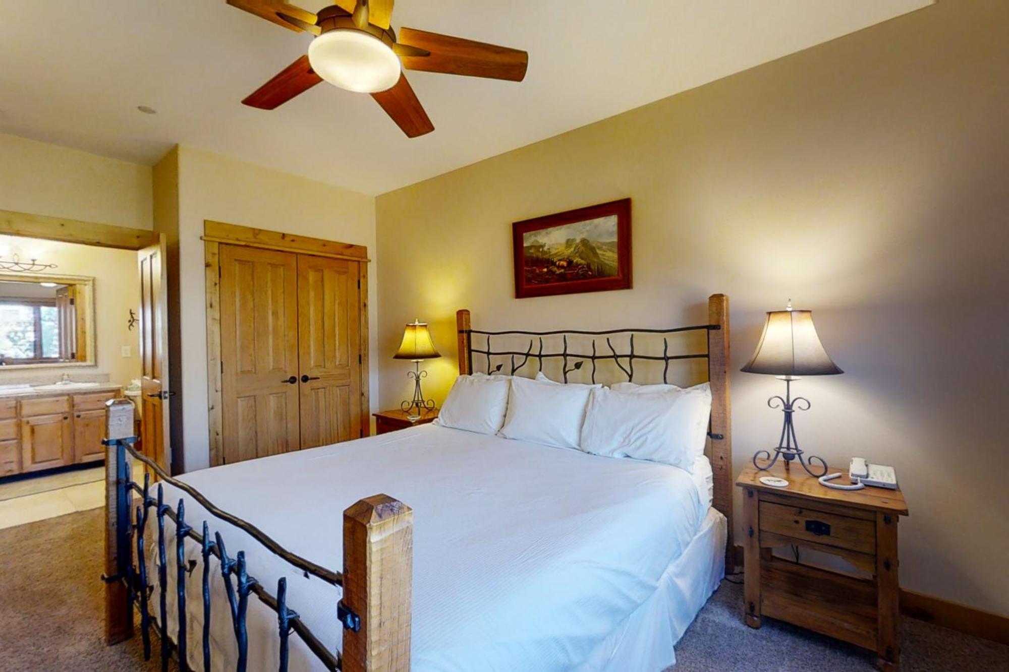 Canyon Creek Steamboat Springs Room photo