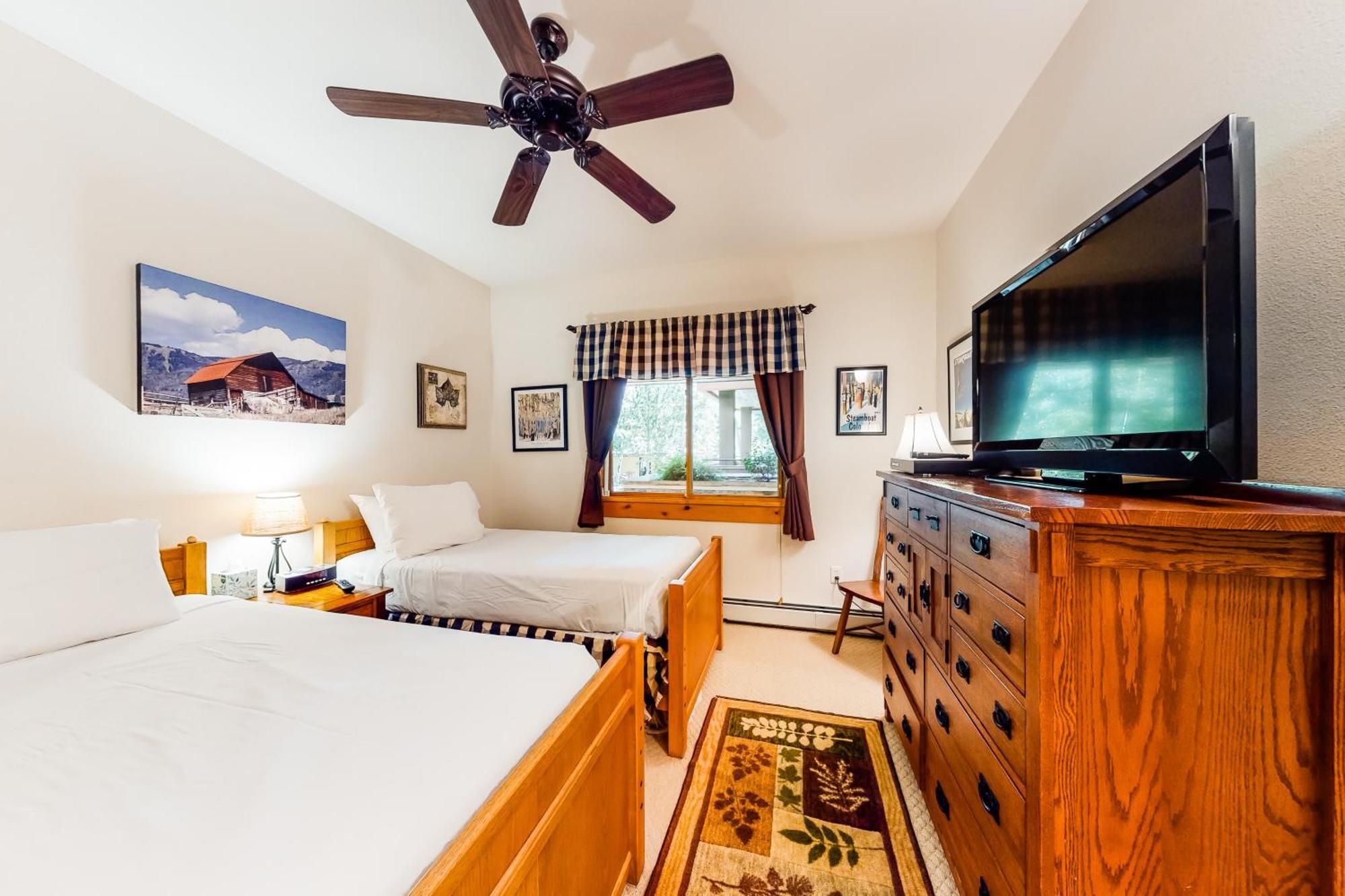 Canyon Creek Steamboat Springs Room photo