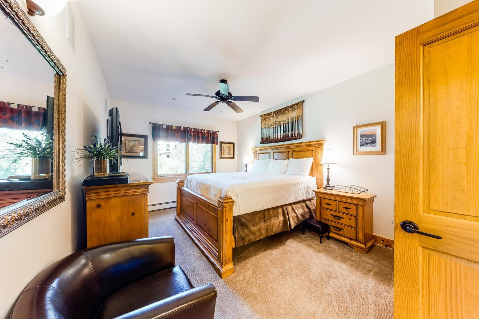 Canyon Creek Steamboat Springs Room photo
