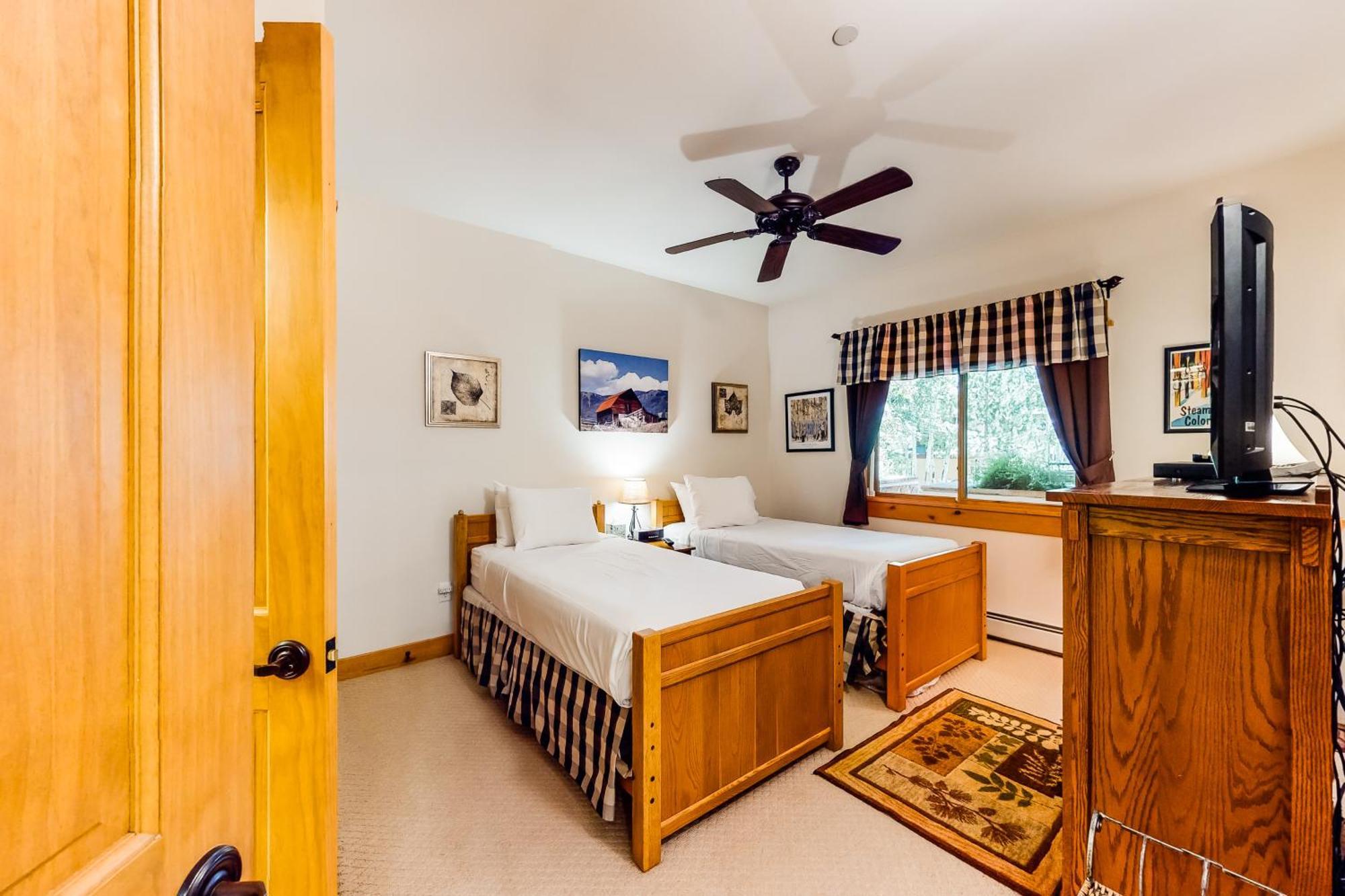Canyon Creek Steamboat Springs Room photo