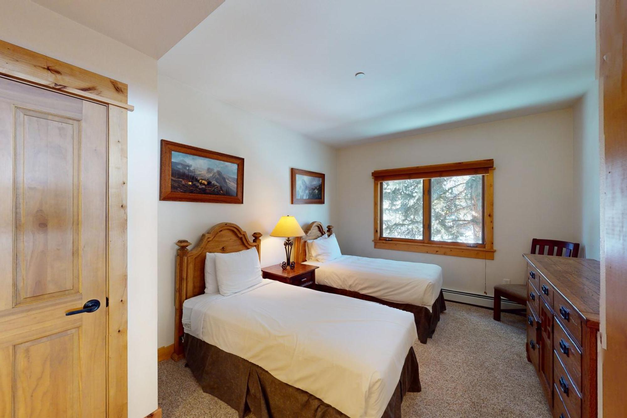 Canyon Creek Steamboat Springs Room photo
